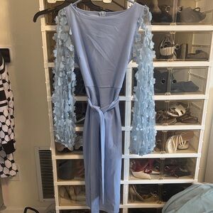 Elegant Blue Dress with Floral Sleeves